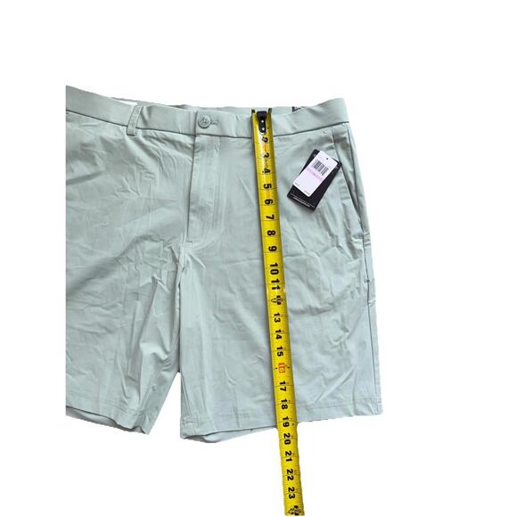 Callaway Golf Shorts Jadeite Green Poly Blend Athletic Golfwear Sz 38 - Picture 2 of 4